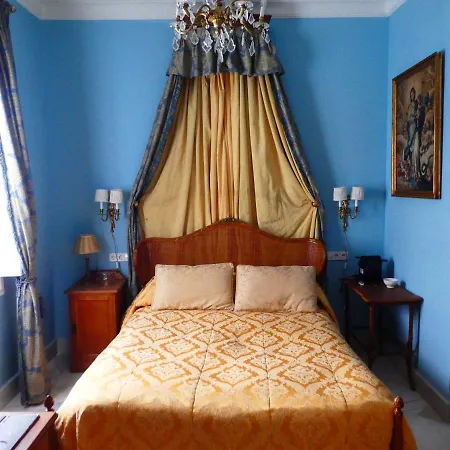 Palacio Del Virrey Laserna 民宿