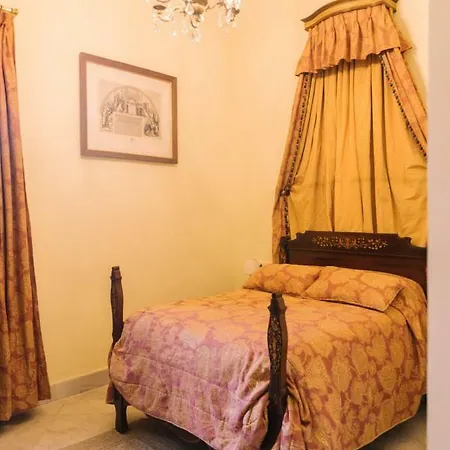 Palacio Del Virrey Laserna Alloggio in famiglia *